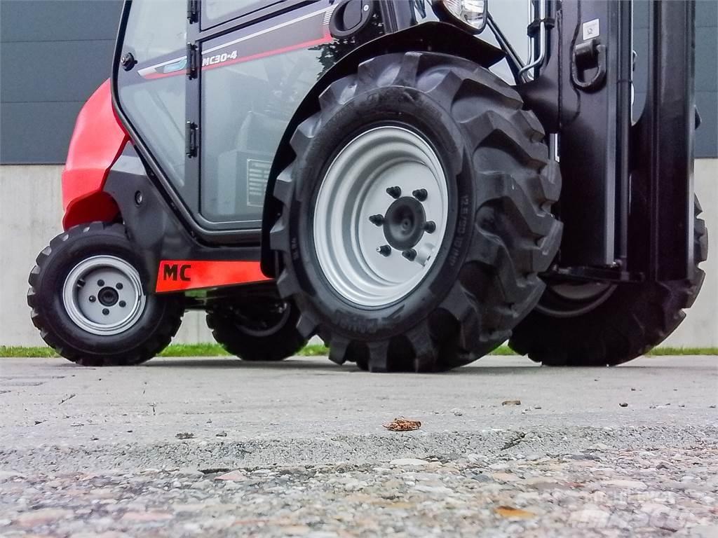 Manitou MC 30-4 Terrängtruck