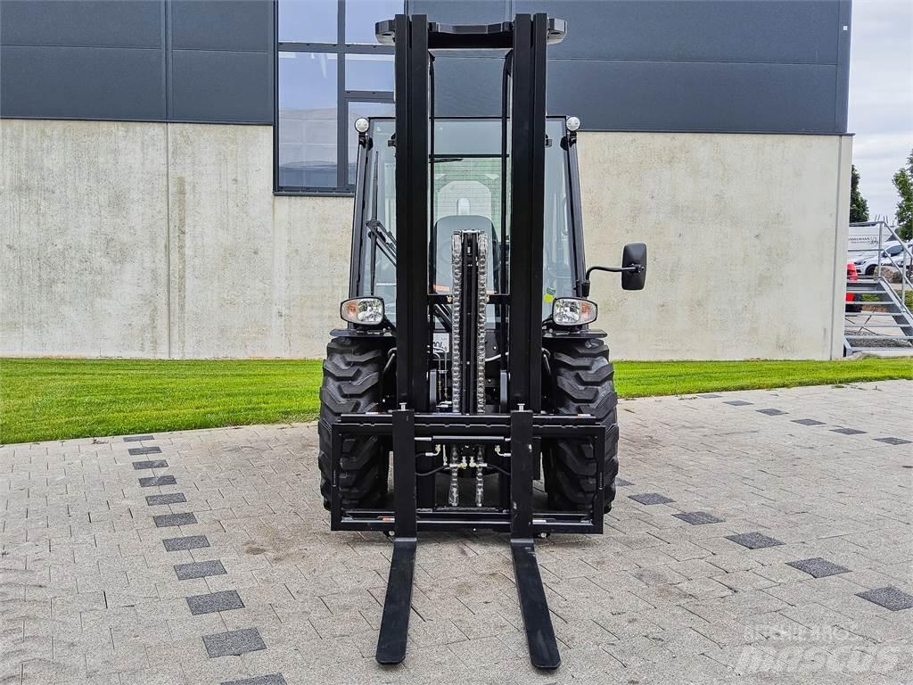Manitou MC 30-4 Terrängtruck