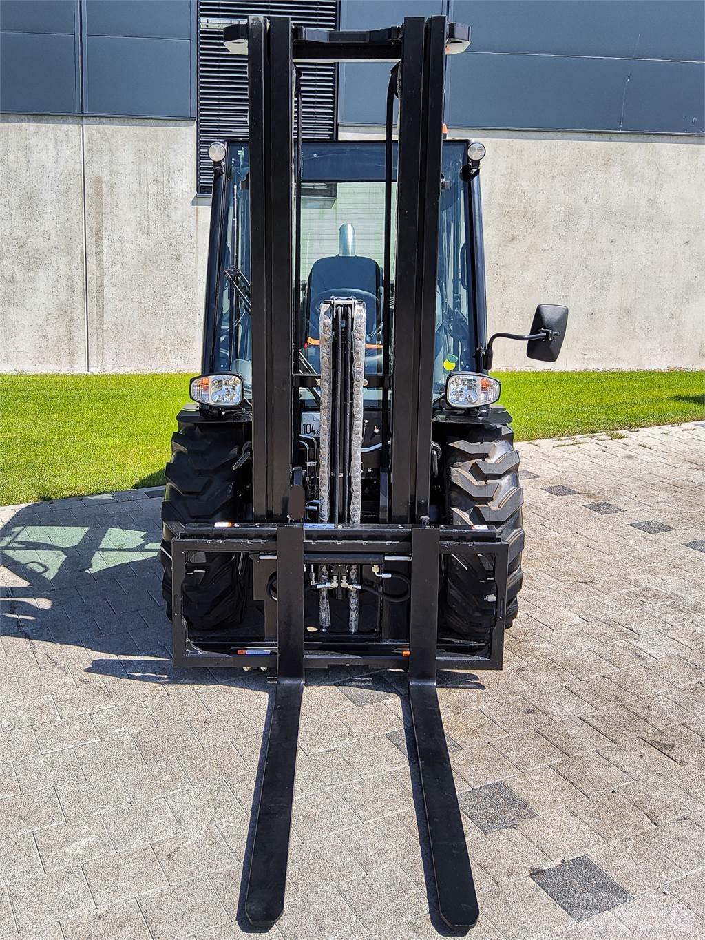 Manitou MC 30-4 Terrängtruck