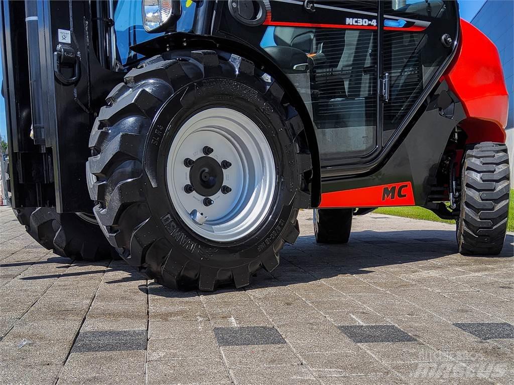 Manitou MC 30-4 Terrängtruck