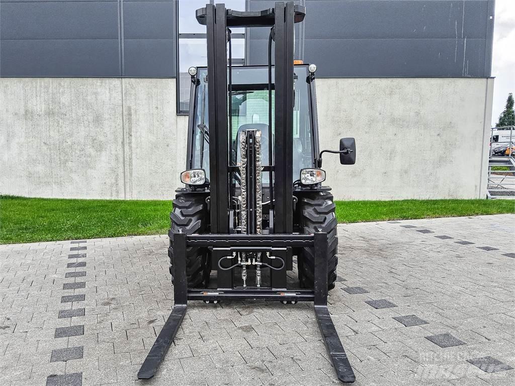 Manitou MC 30-4 Terrängtruck