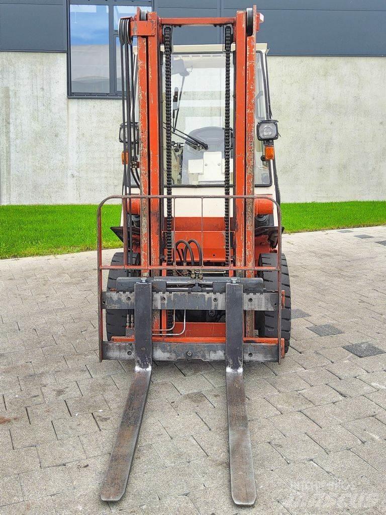 Nissan EH02F25U Dieselmotviktstruckar
