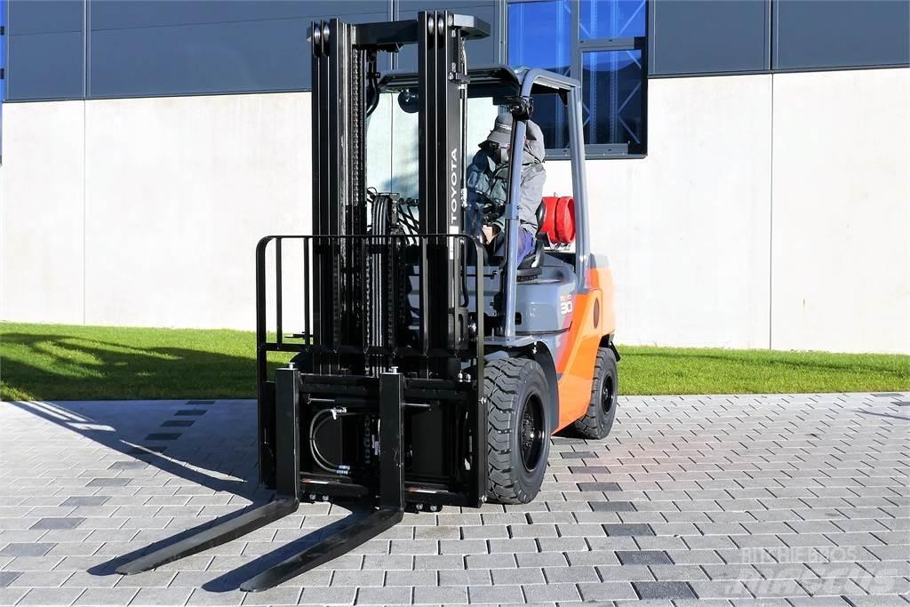 Toyota 02-8FGF30 Gasolmotviktstruckar