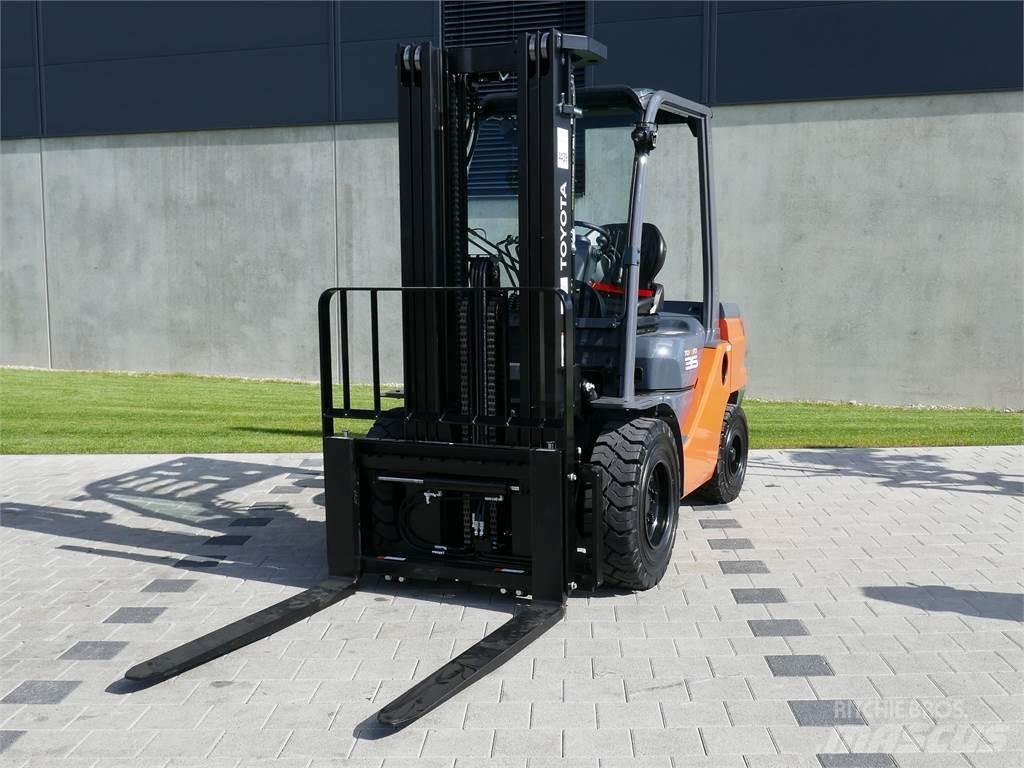 Toyota 52-8FDJF35 Dieselmotviktstruckar