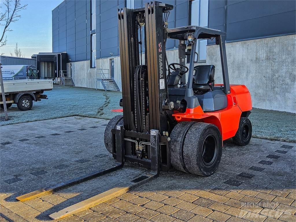Toyota 7 FDU 45 Dieselmotviktstruckar