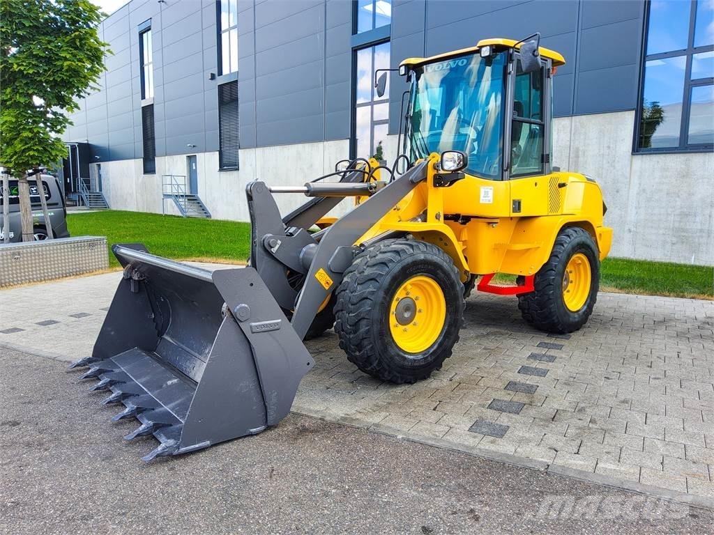 Volvo L 30G Minigrävare < 7t