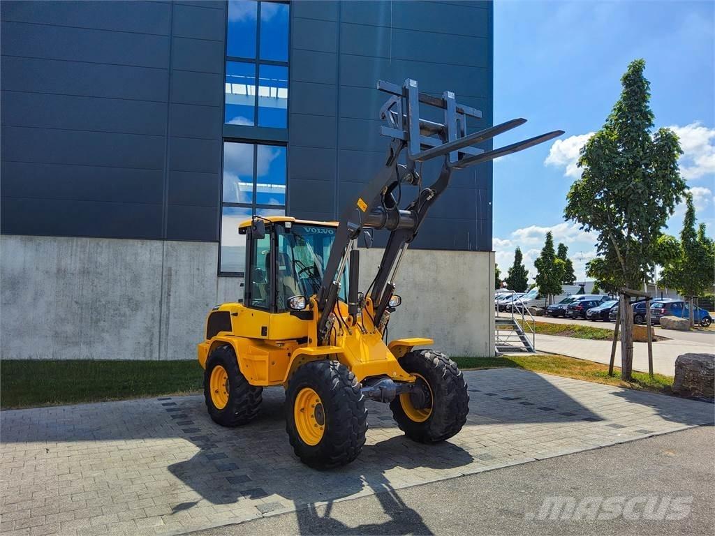 Volvo L 30G Minigrävare < 7t