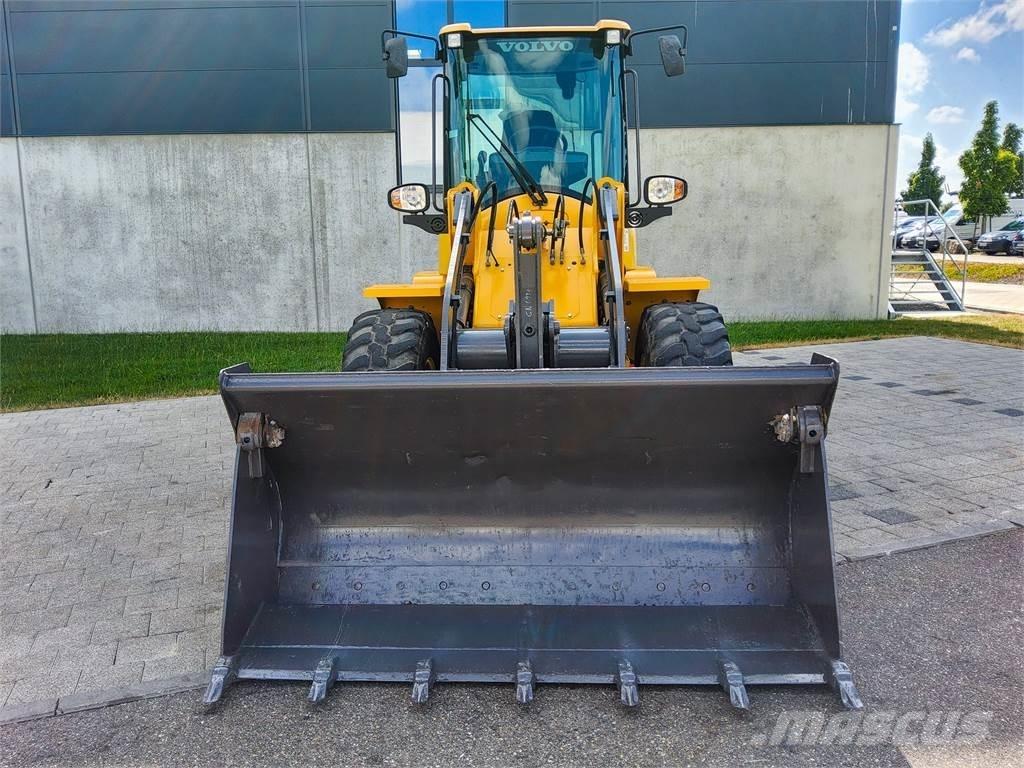 Volvo L 30G Minigrävare < 7t