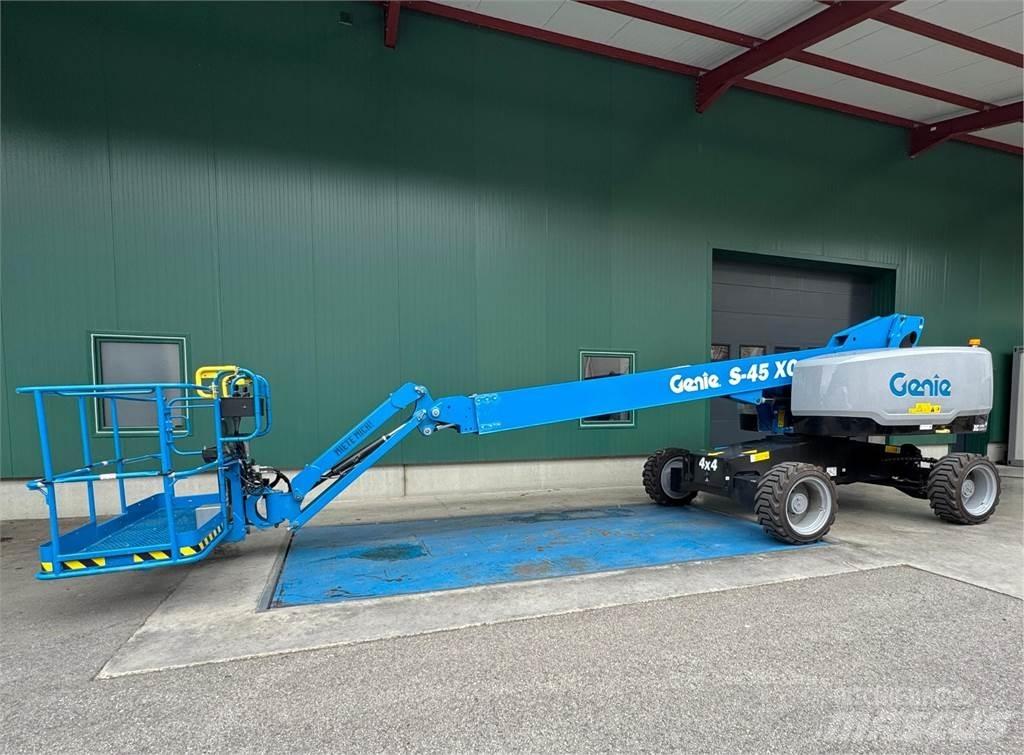 Genie S-45 XC Bomliftar