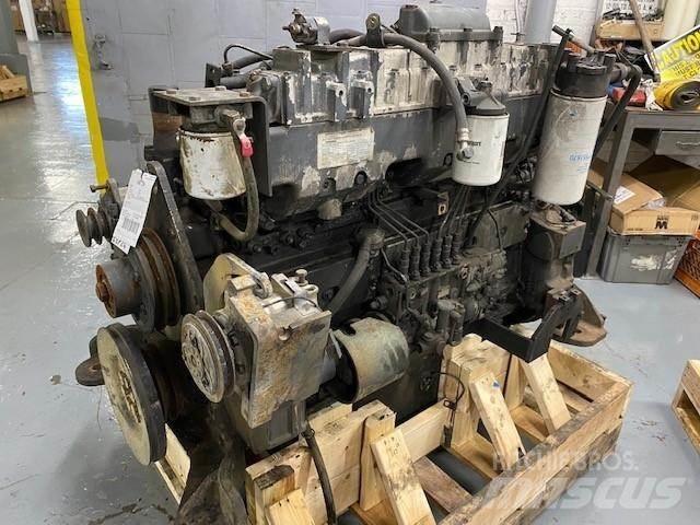 Komatsu SA6D125E-2 Motorer