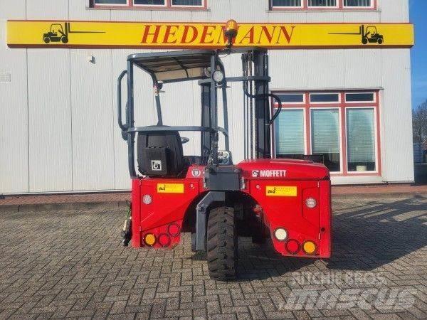 Moffett M4 25.3 Terrängtruck