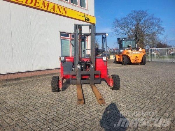 Moffett M4 25.3 Terrängtruck