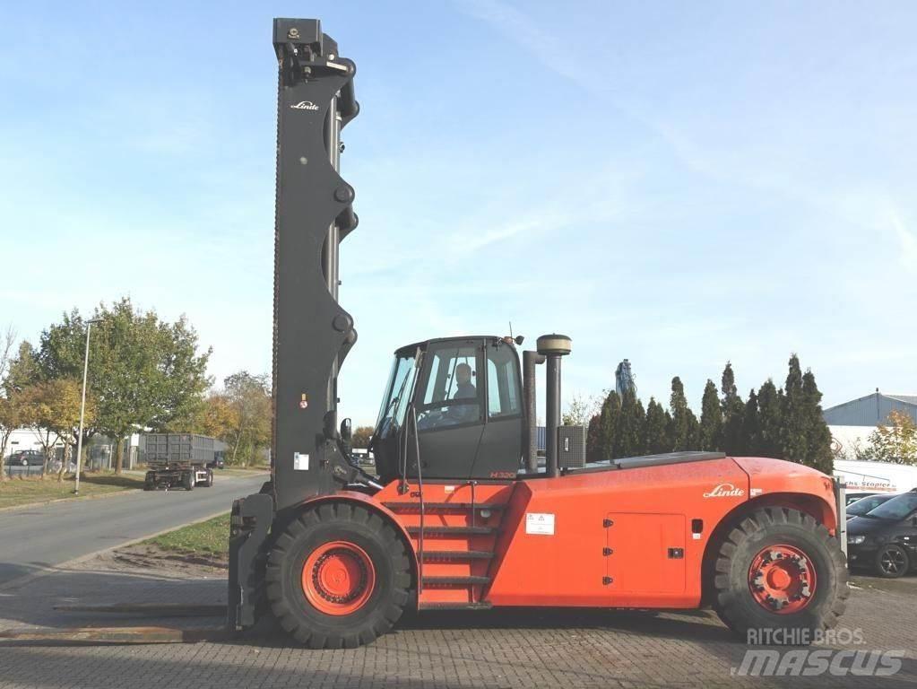 Linde H320 Teleskopbomtruckar (Sträckstaplare)