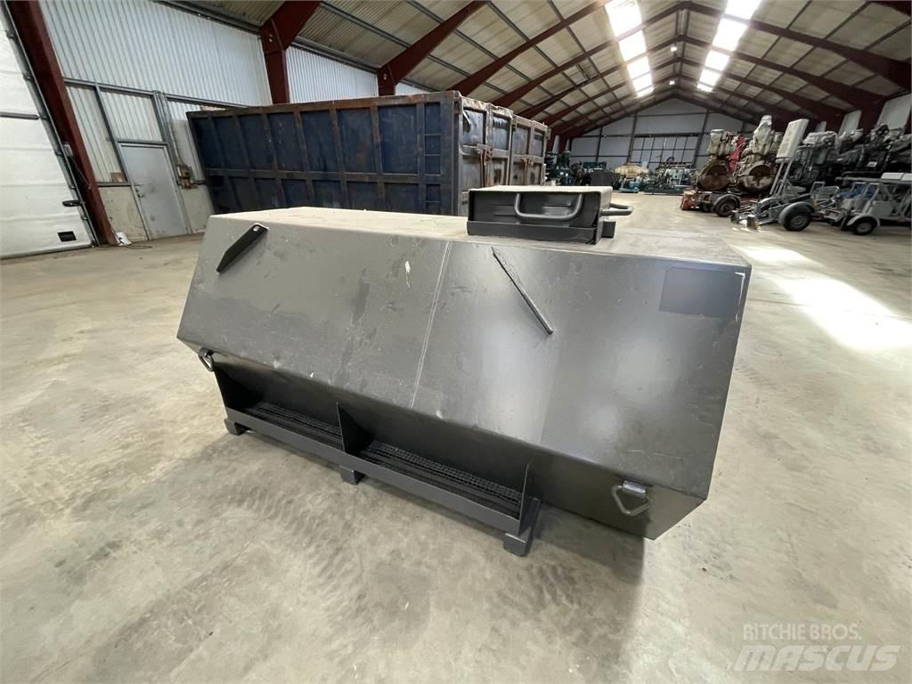  2000 ltr (ca) dieseltank Övriga