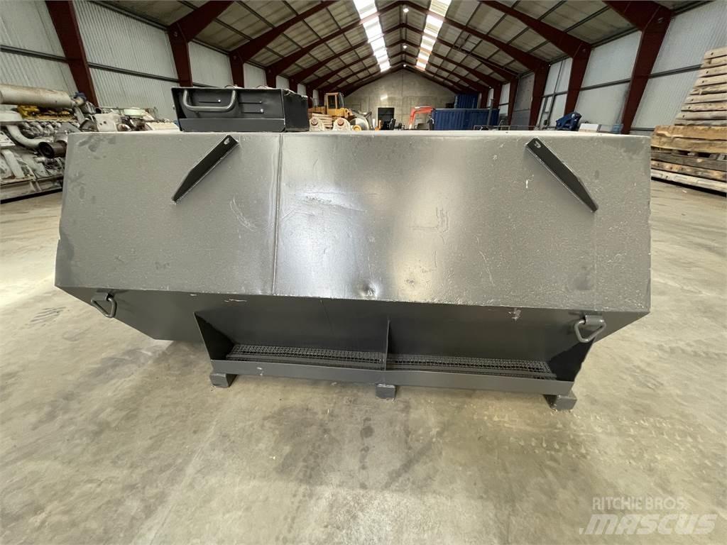  2000 ltr (ca) dieseltank Övriga