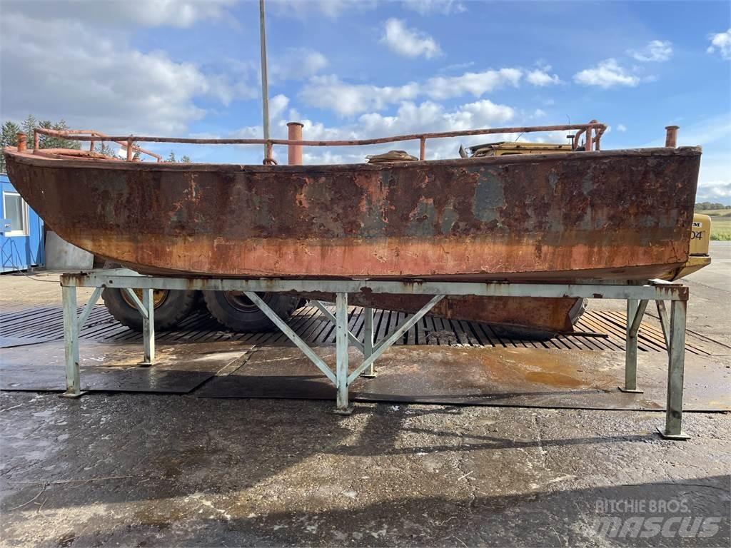  Arbejdsbåd uden motor. Arbetsbåtar, pråmar och pontoner