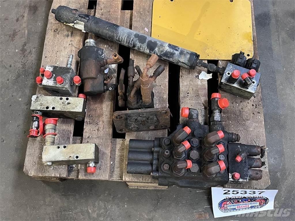 CAT 908M Diverse dele Hydraulik