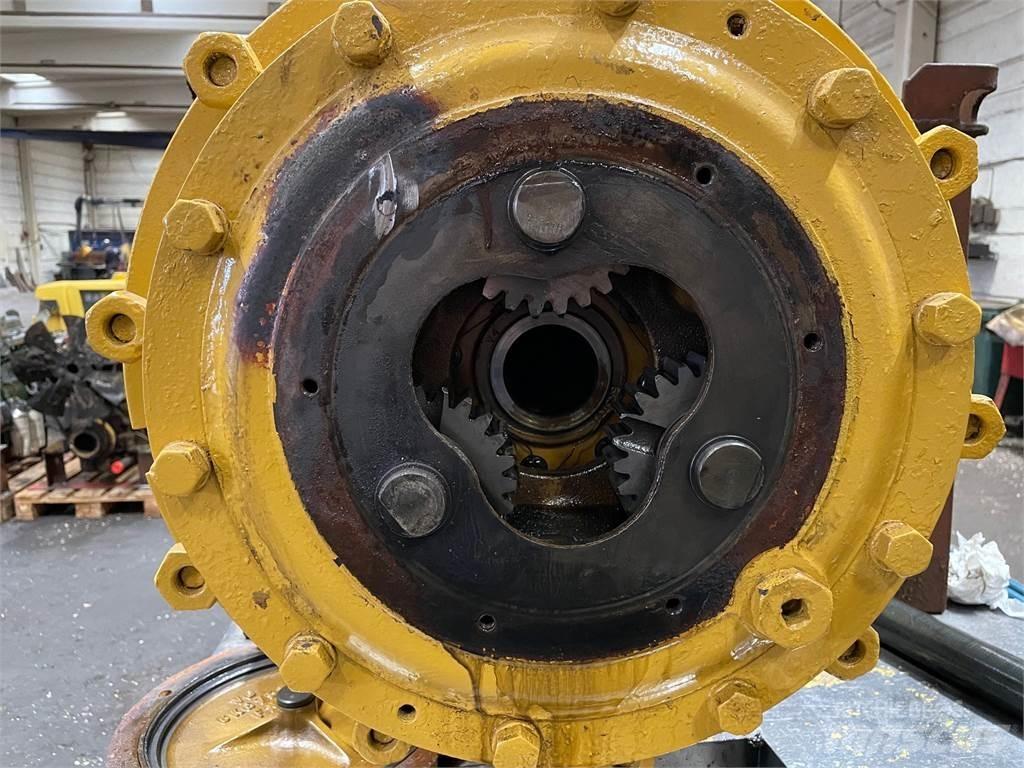 CAT 930 Front aksel Hjulaxlar