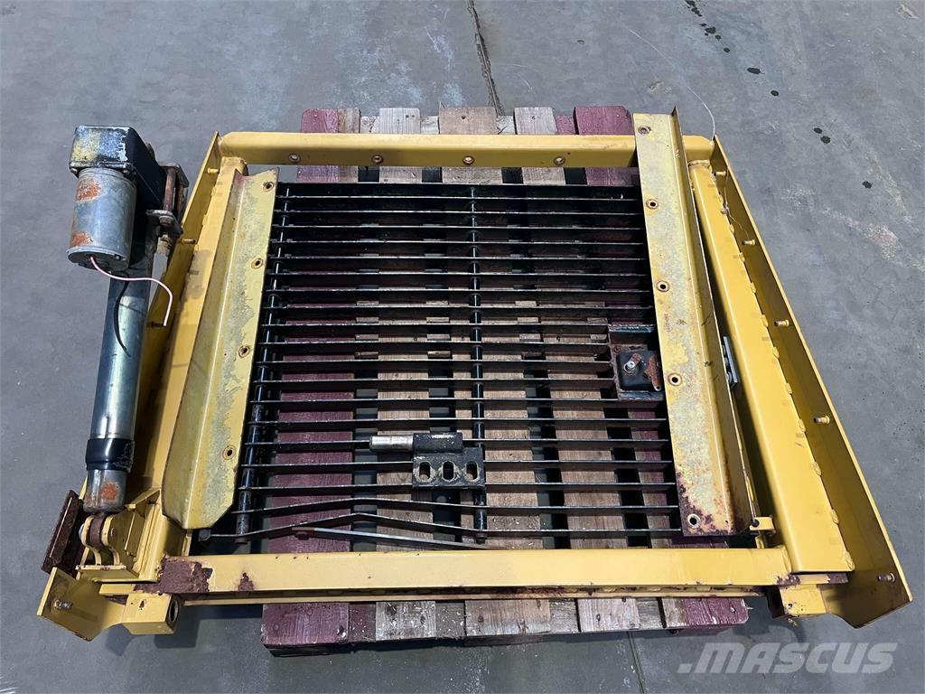 CAT 962GII Kølergrill Övriga