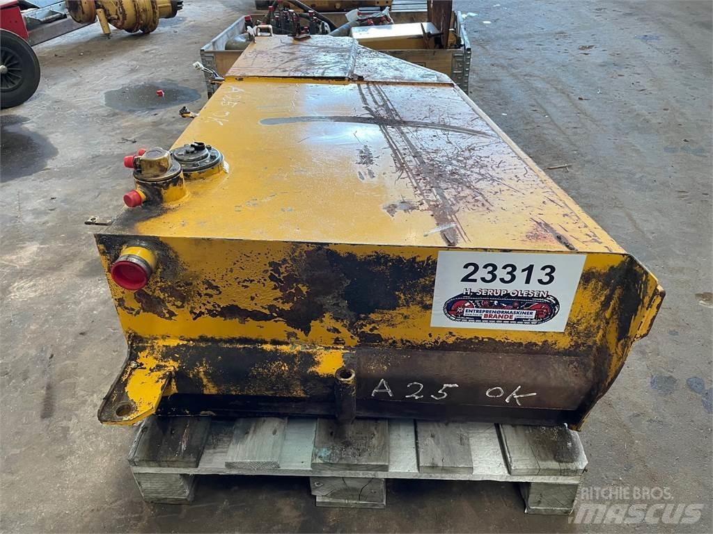  Dieseltank ex. Volvo A25 Övriga