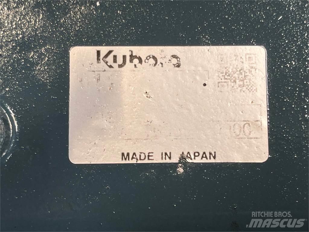 Kubota D1105 motor Motorer
