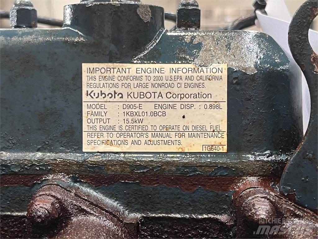 Kubota D905 motor Motorer