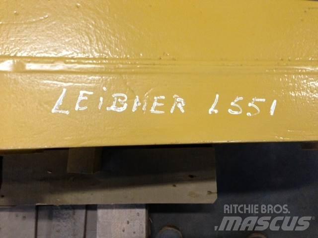 Liebherr L551 Link Arm Övriga