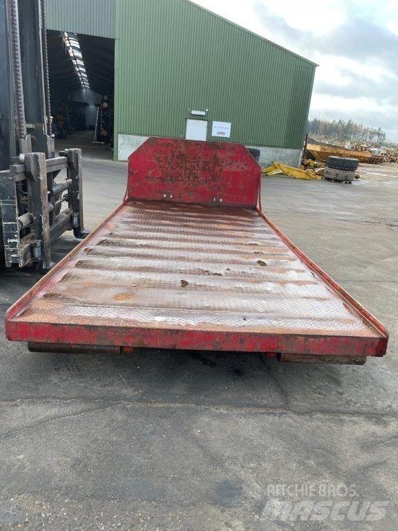  Maskintrailer med wirehejs Låg lastande semi trailer