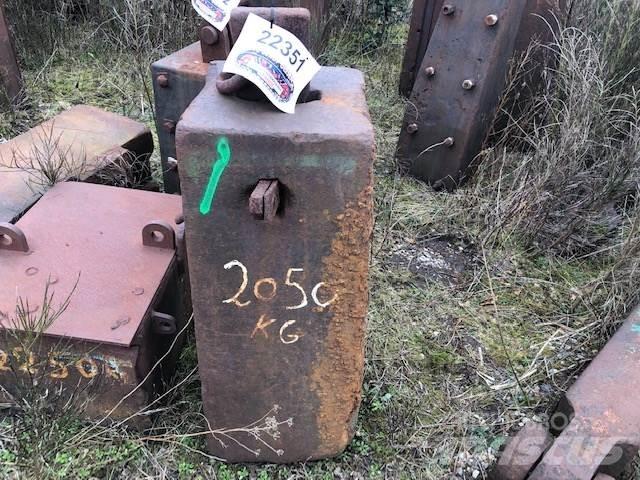  Rammeslag ca. 2050 kg Övriga