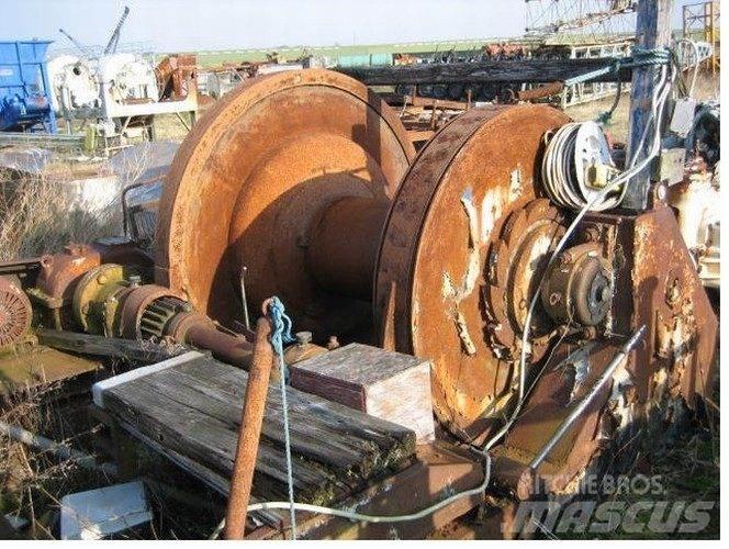  Spil - vægt ca. 7 ton Lyftblock, vinschar och materialhissar