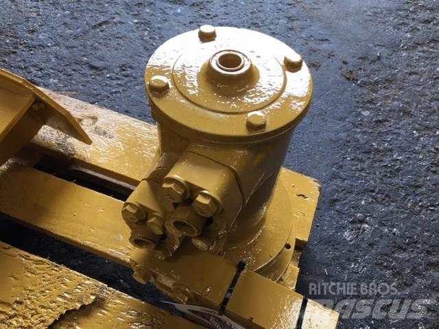  Svirvel ex. Cat 320L Övriga