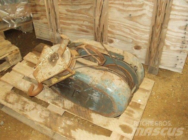 Thrige traverskran 500 kg Allterrängkranar