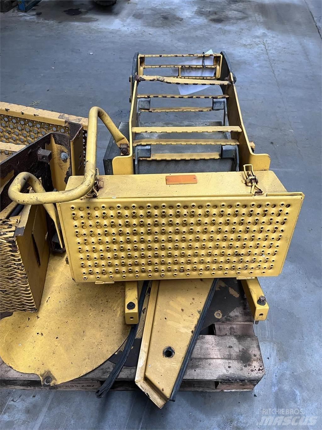  Trappe, Volvo L90E Övriga