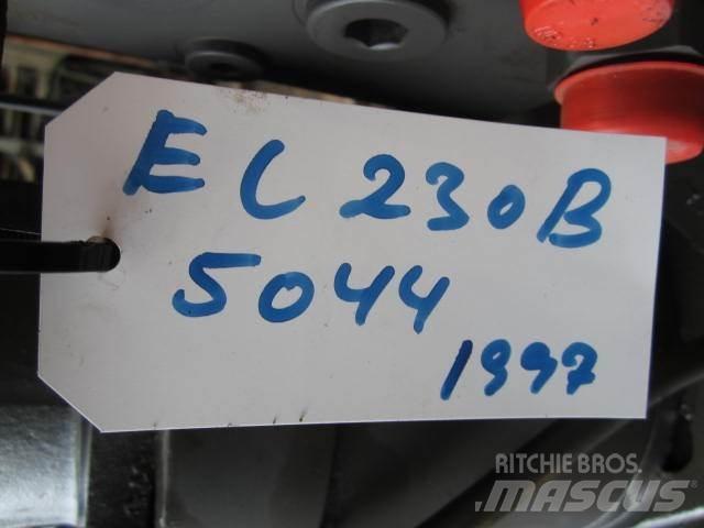 Volvo 230B Krøjegear Entreprenad - Övrigt