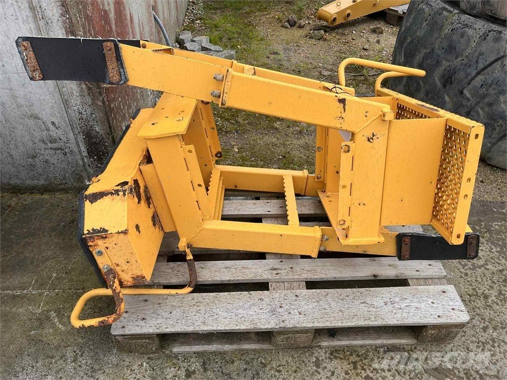 Volvo L220E trappe Övriga