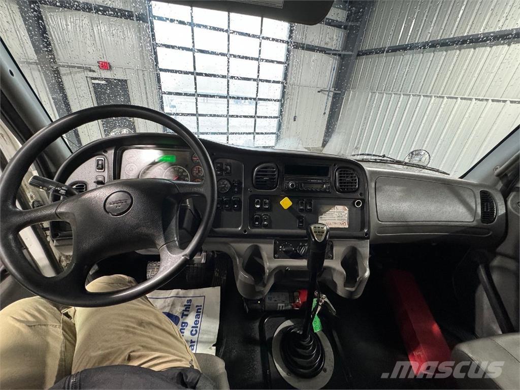 Freightliner M2 106 Tippbilar
