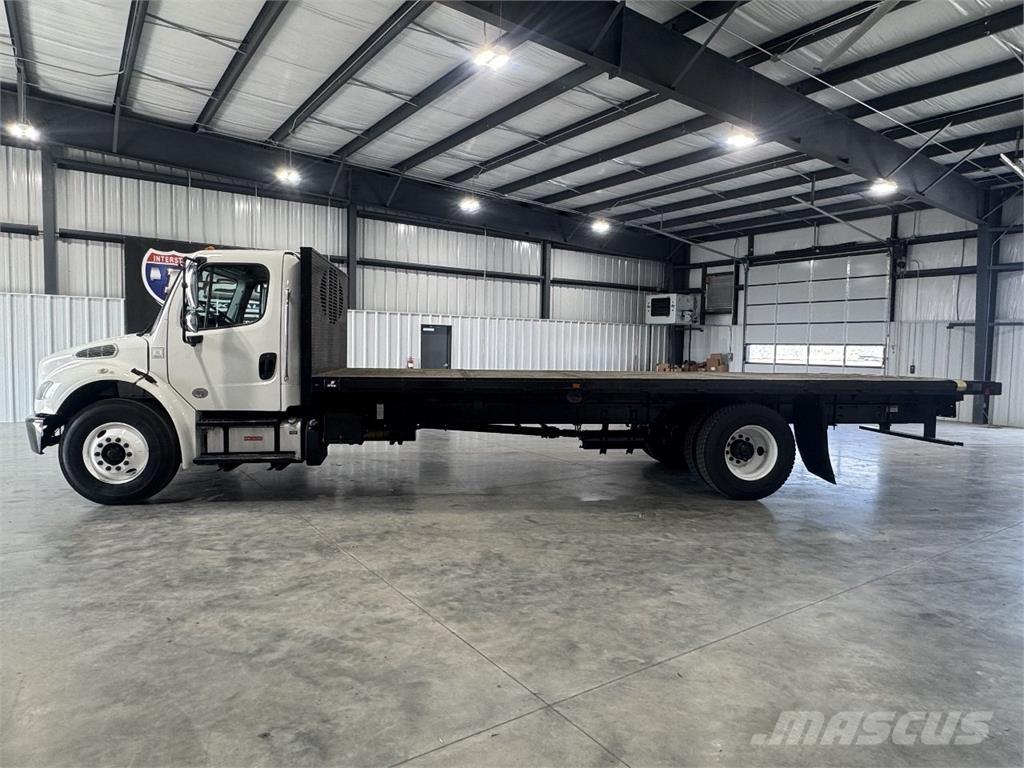 Freightliner M2 106 Flakbilar