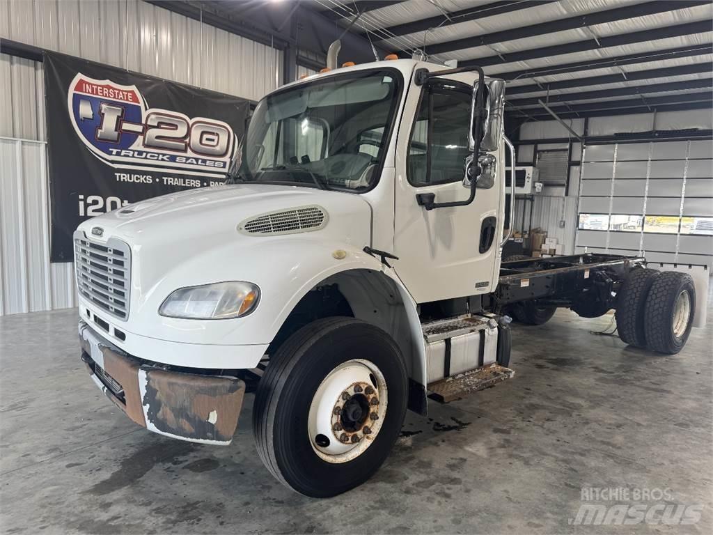 Freightliner M2 106 Chassier