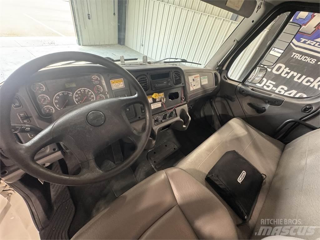 Freightliner M2 106 Chassier