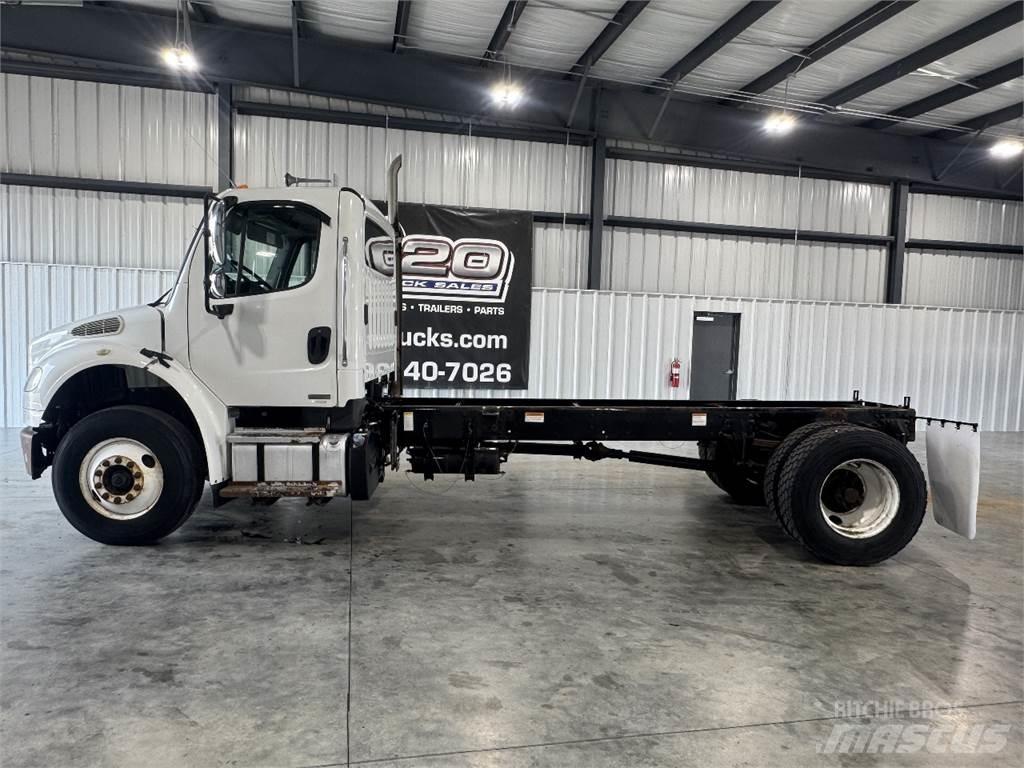 Freightliner M2 106 Chassier