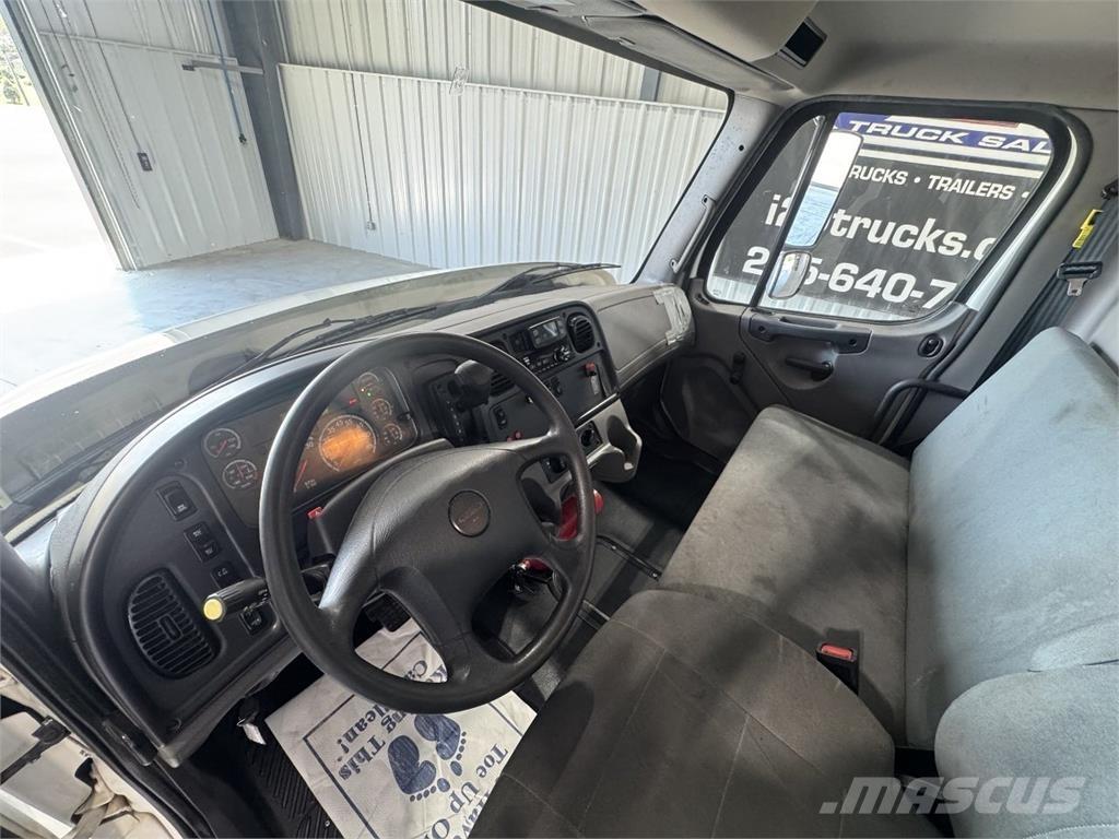 Freightliner M2106 Skåpbilar