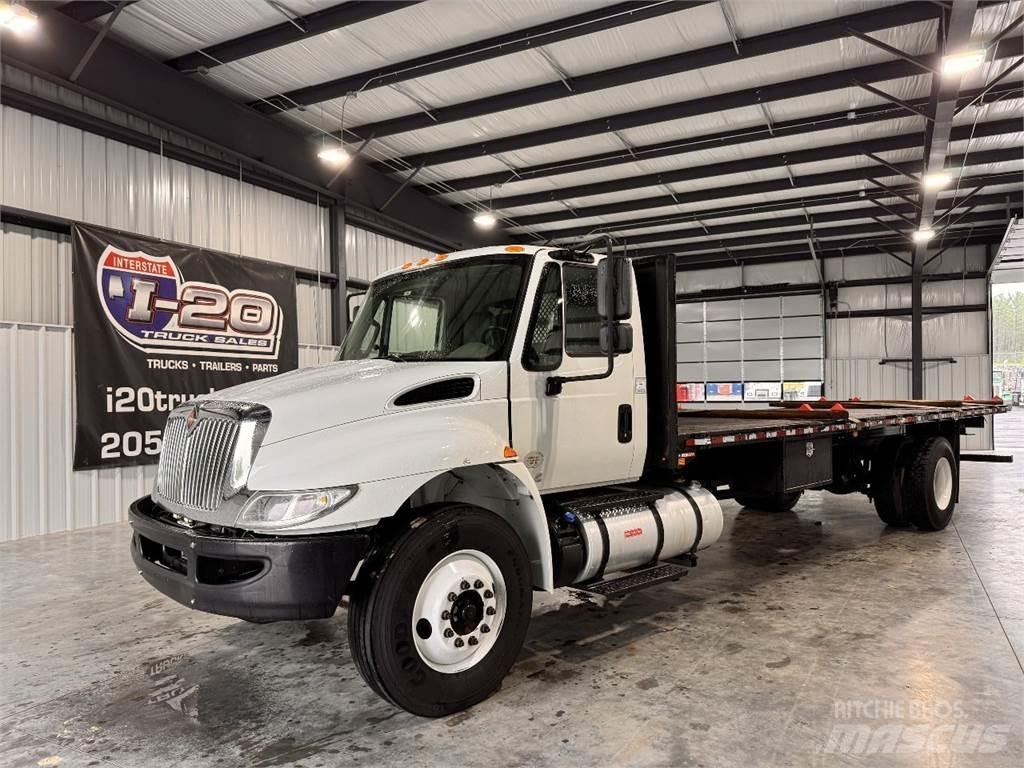 International 4300 Flakbilar