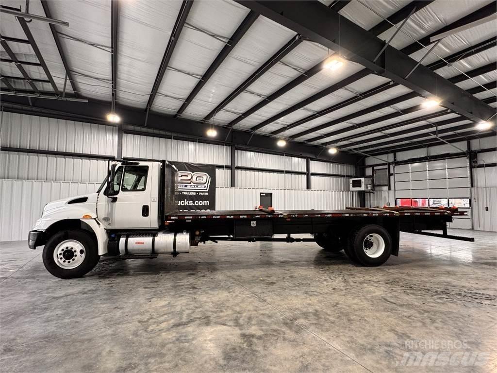 International 4300 Flakbilar