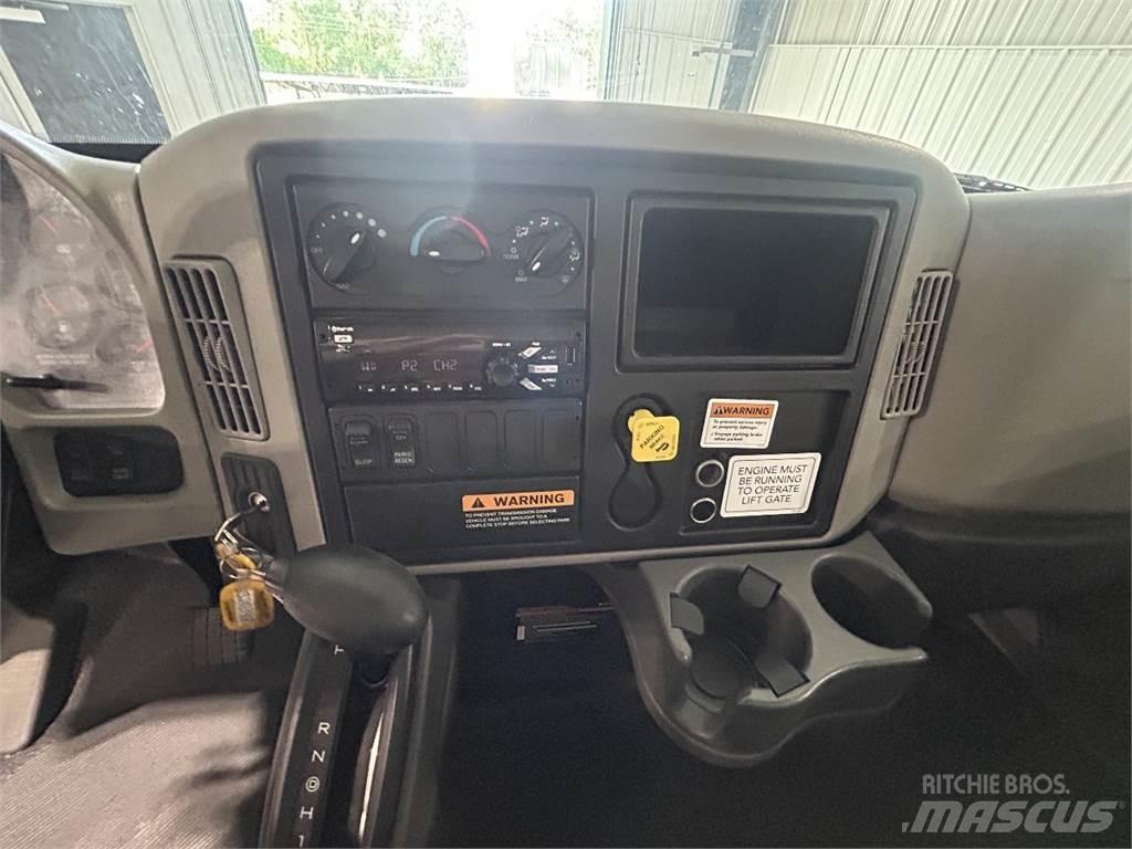 International 4300 Skåpbilar