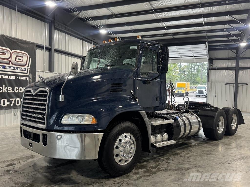 Mack CXU613 Dragbilar