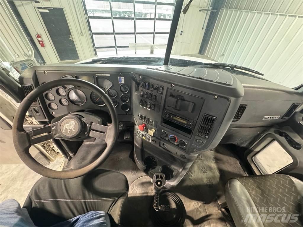 Mack GU713 Dragbilar