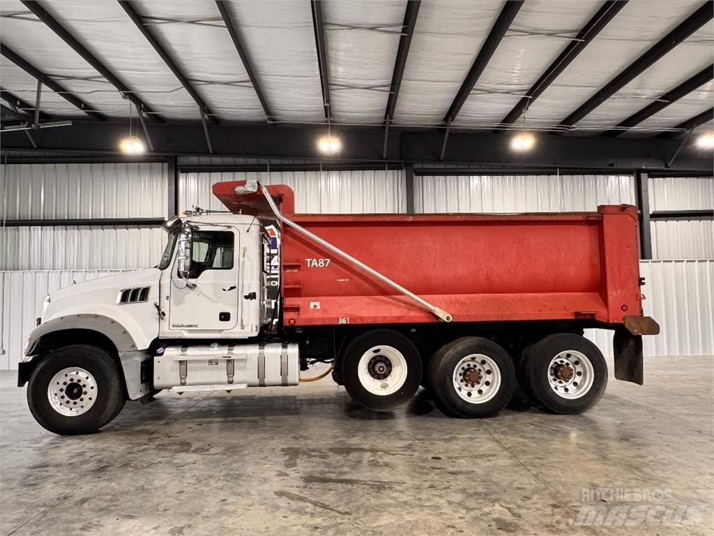 Mack GU713 Tippbilar