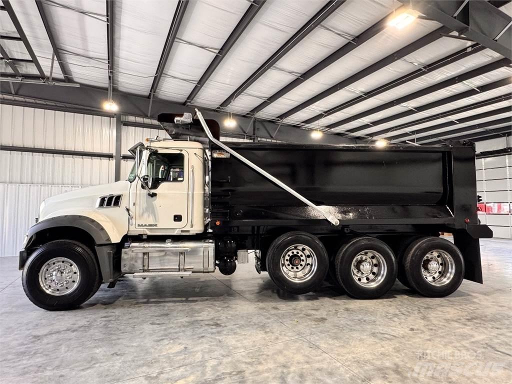 Mack GU713 Tippbilar