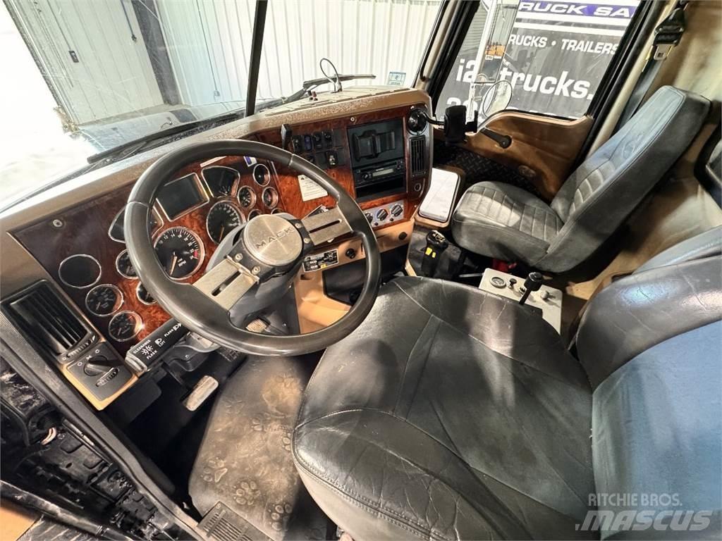 Mack GU713 Tippbilar