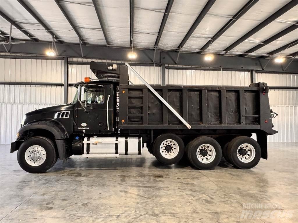 Mack GU713 Tippbilar